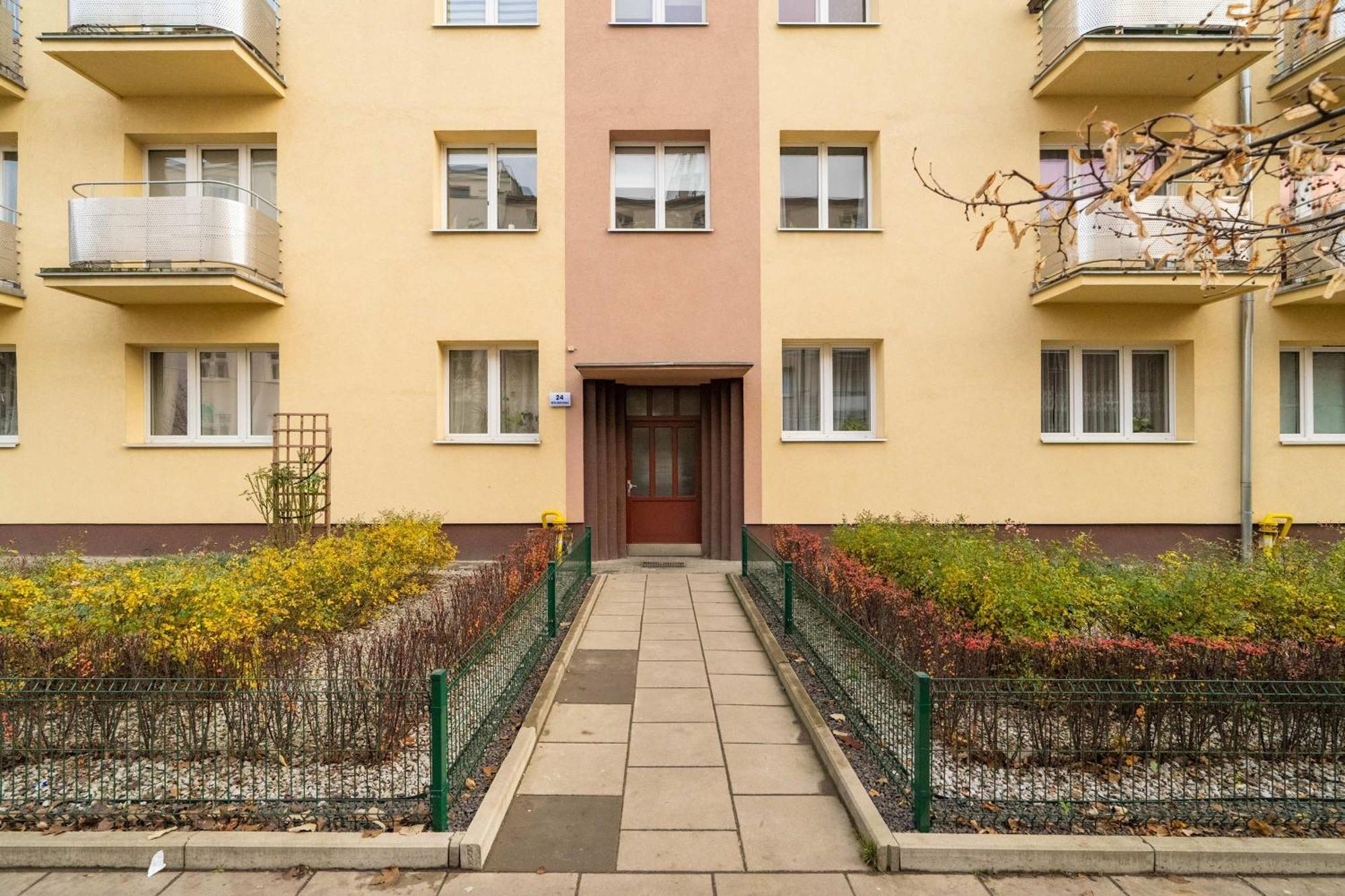 Wyjatkowy Z Balkonem By Renters Apartament